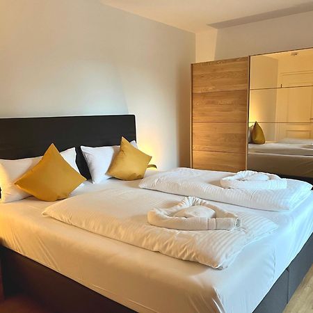 Palais Karl-Theodor Apartment ร็อทท์อาค-เอเกิร์น ห้อง รูปภาพ