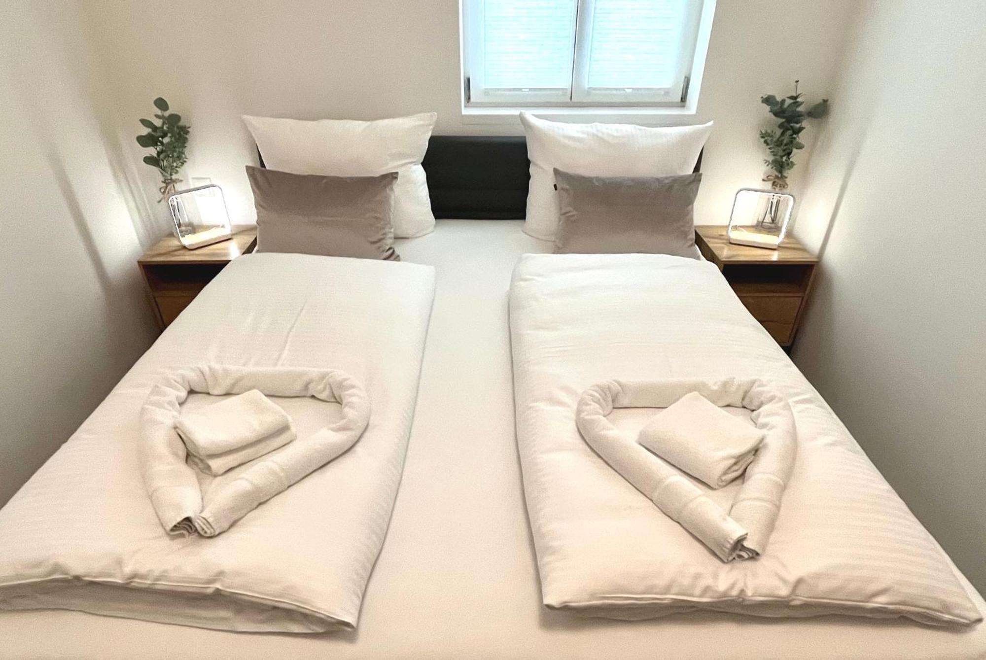 Palais Karl-Theodor Apartment ร็อทท์อาค-เอเกิร์น ห้อง รูปภาพ
